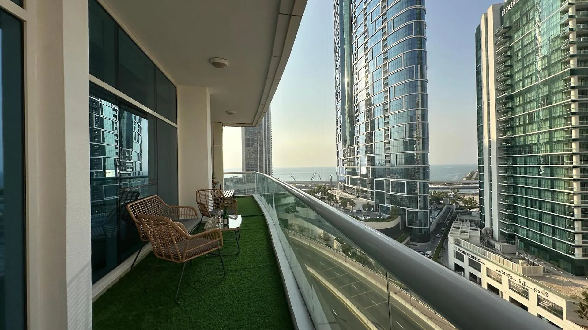 Opulent Flat With Beach, Pool & Canal View In Jbr Dubai Appartamento