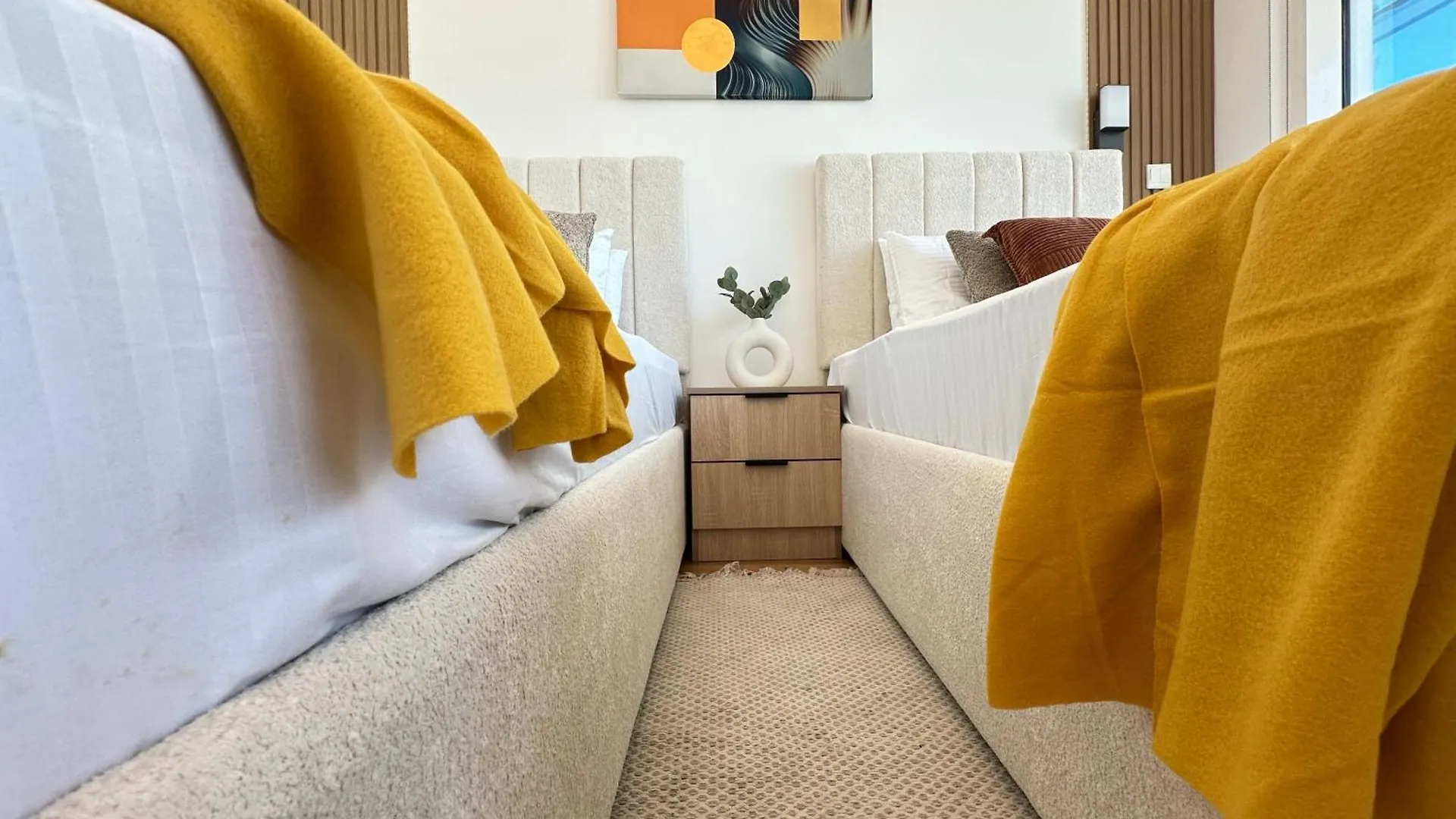 Opulent Flat With Beach, Pool & Canal View In Jbr Dubai Apartment