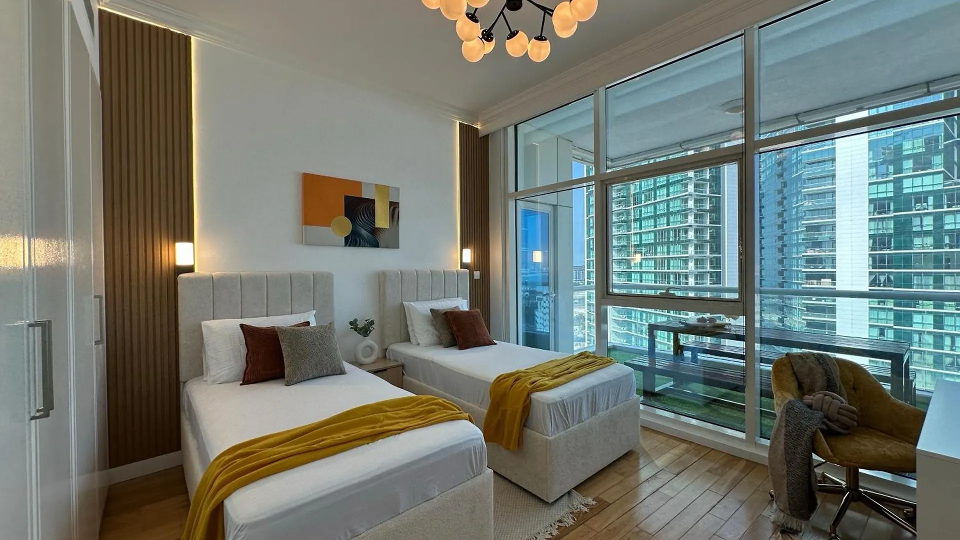 Apartment Opulent Flat With Beach, Pool & Canal View In Jbr Dubai
