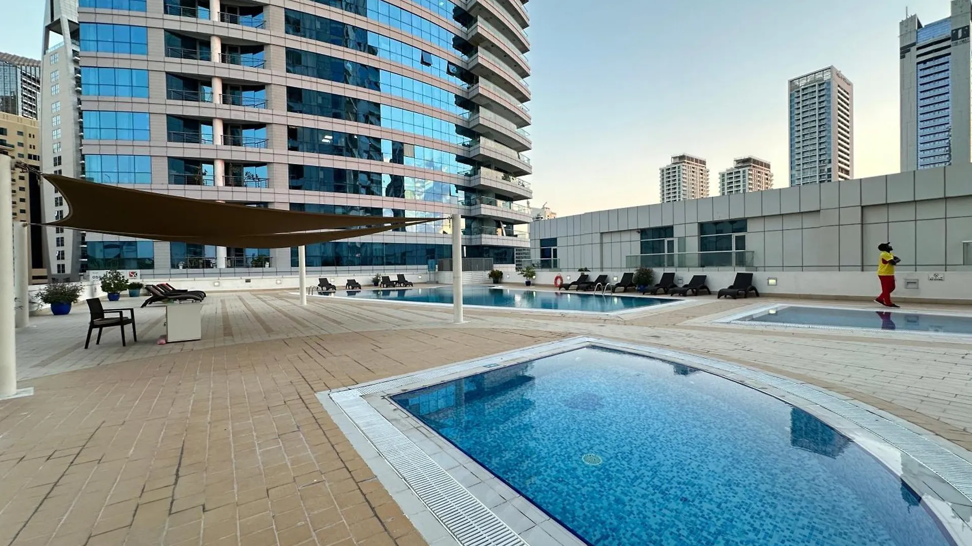 Opulent Flat With Beach, Pool & Canal View In Jbr Dubai Apartment
