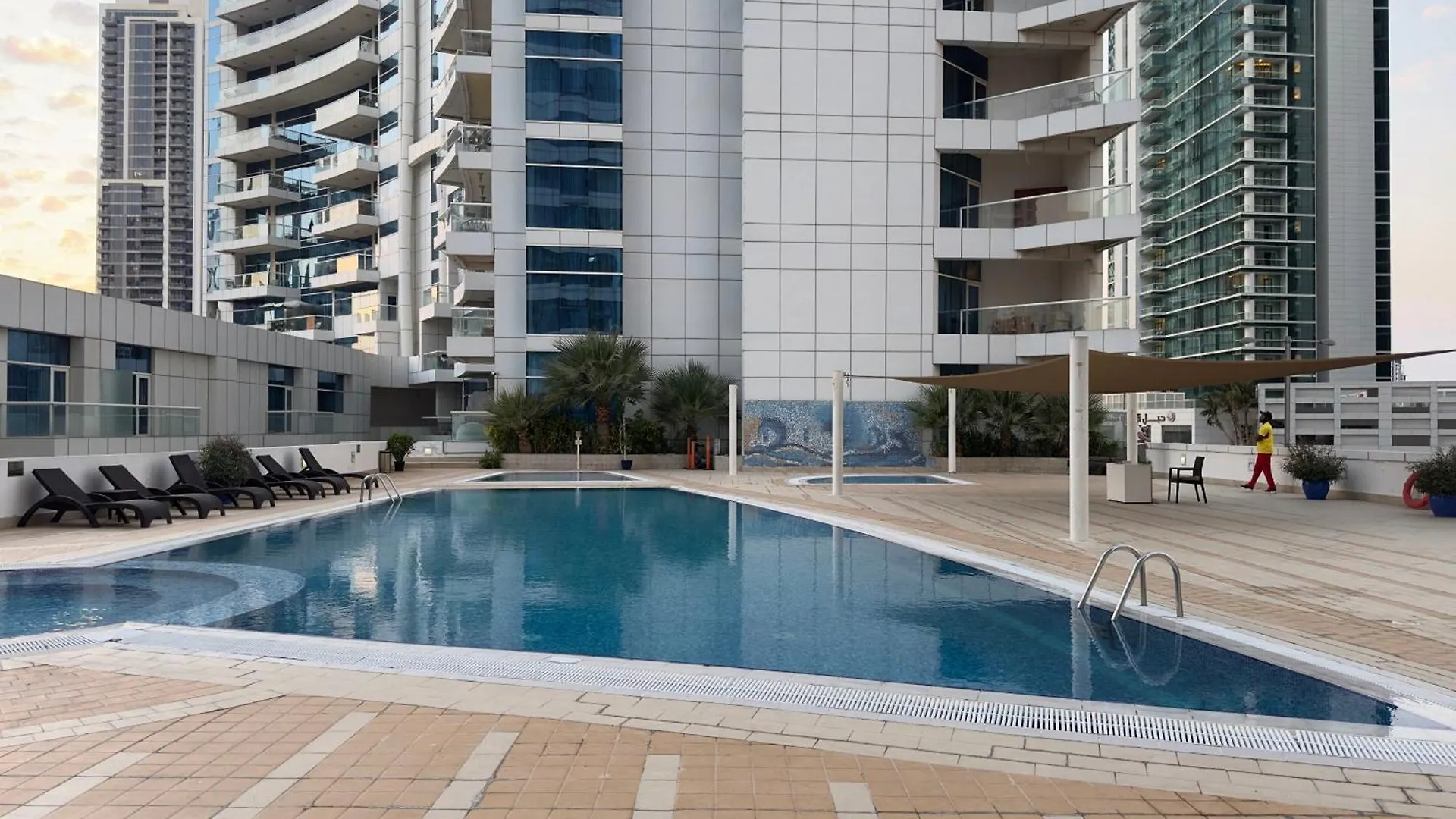 Opulent Flat With Beach, Pool & Canal View In Jbr Dubai