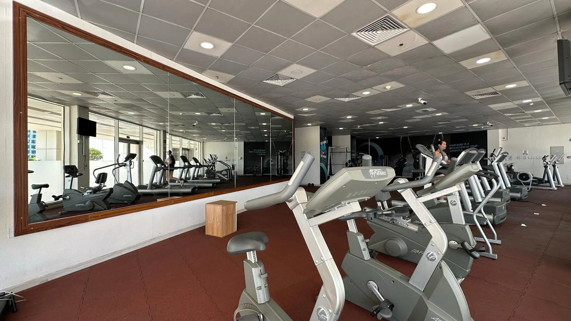 Apartment Opulent Flat With Beach, Pool & Canal View In Jbr Dubai