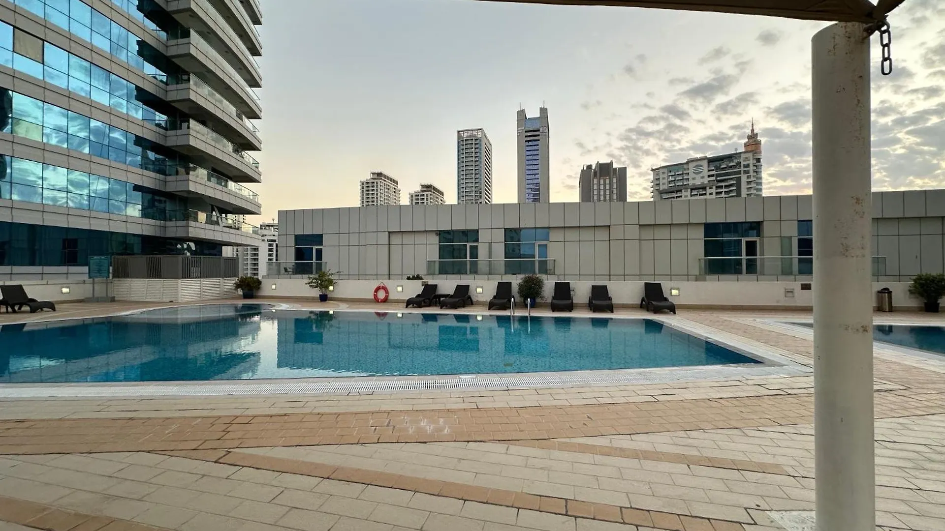 Opulent Flat With Beach, Pool & Canal View In Jbr Dubai United Arab Emirates