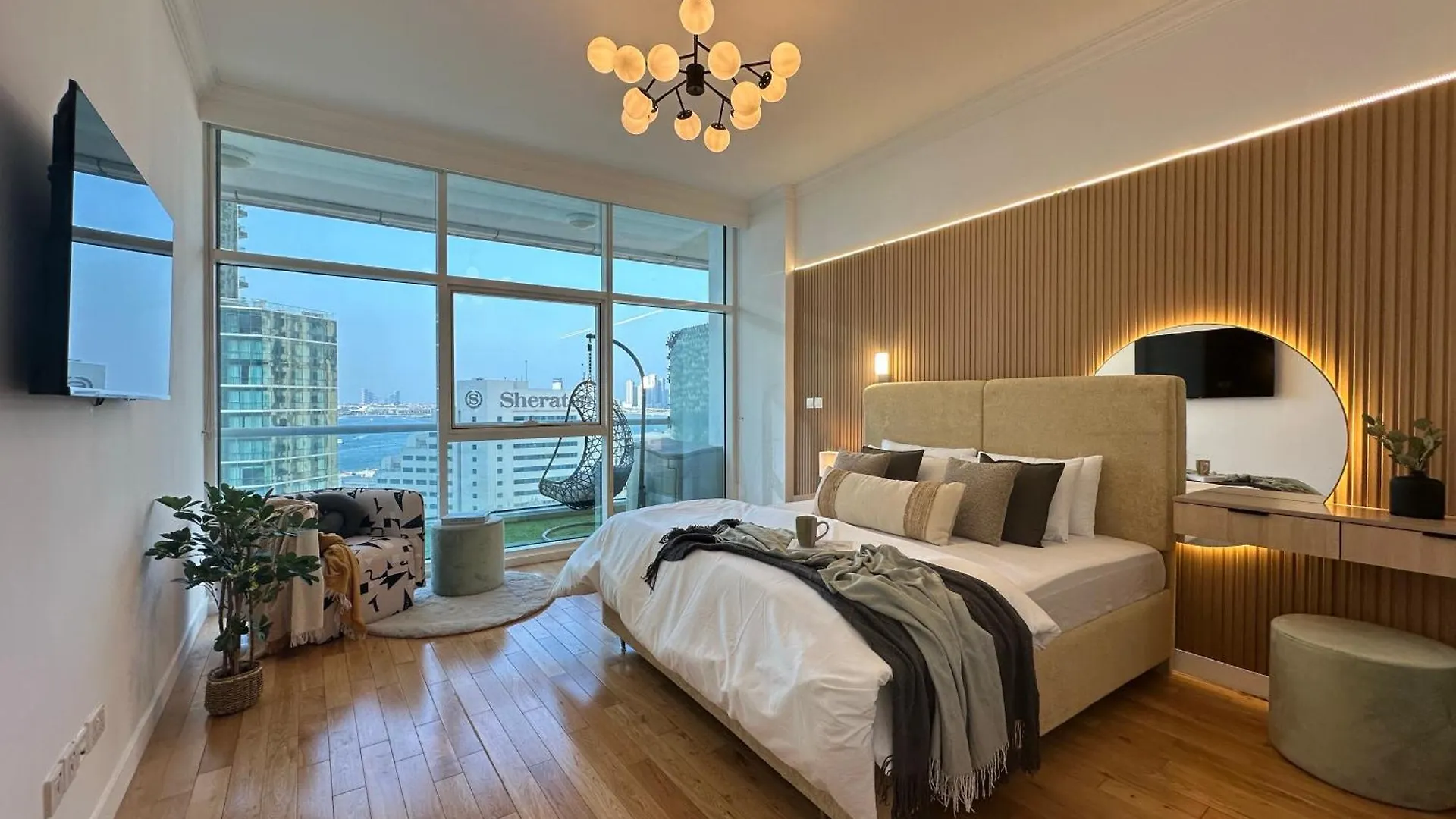 Opulent Flat With Beach, Pool & Canal View In Jbr Dubai Apartment
