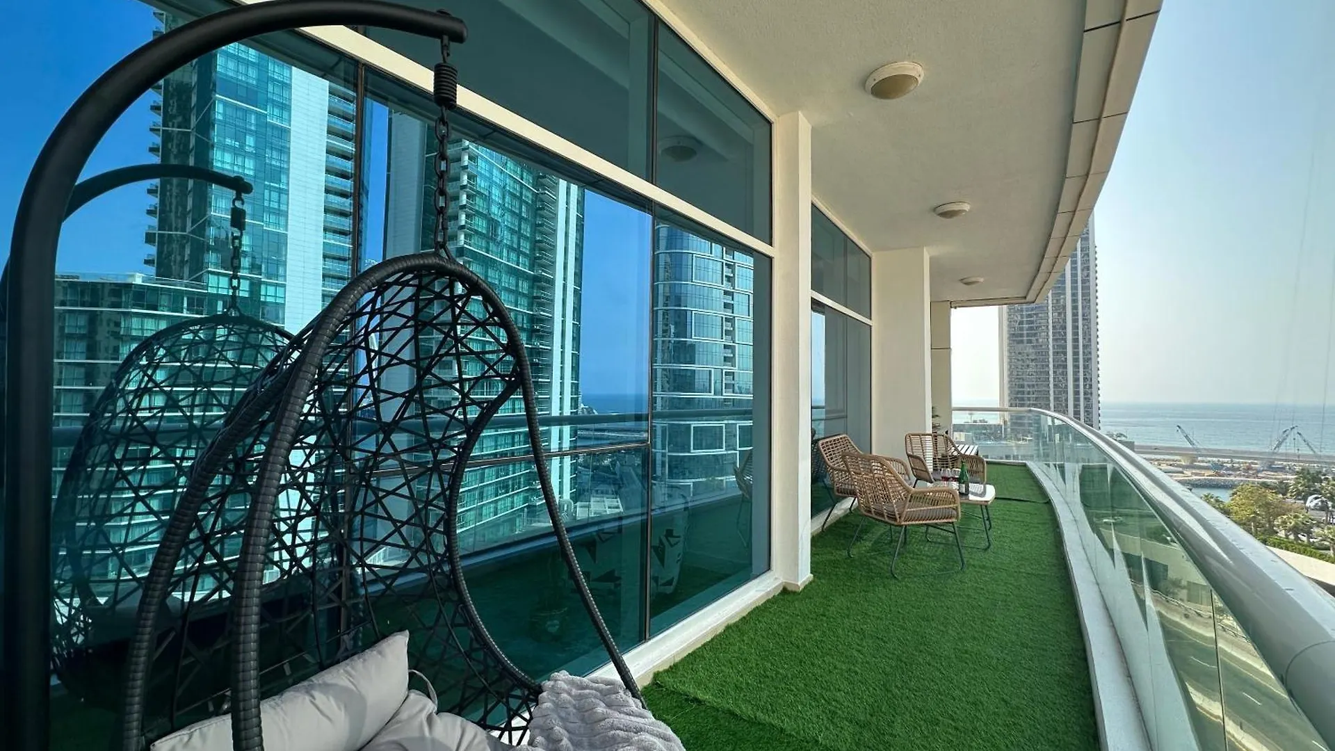 Apartment Opulent Flat With Beach, Pool & Canal View In Jbr Dubai