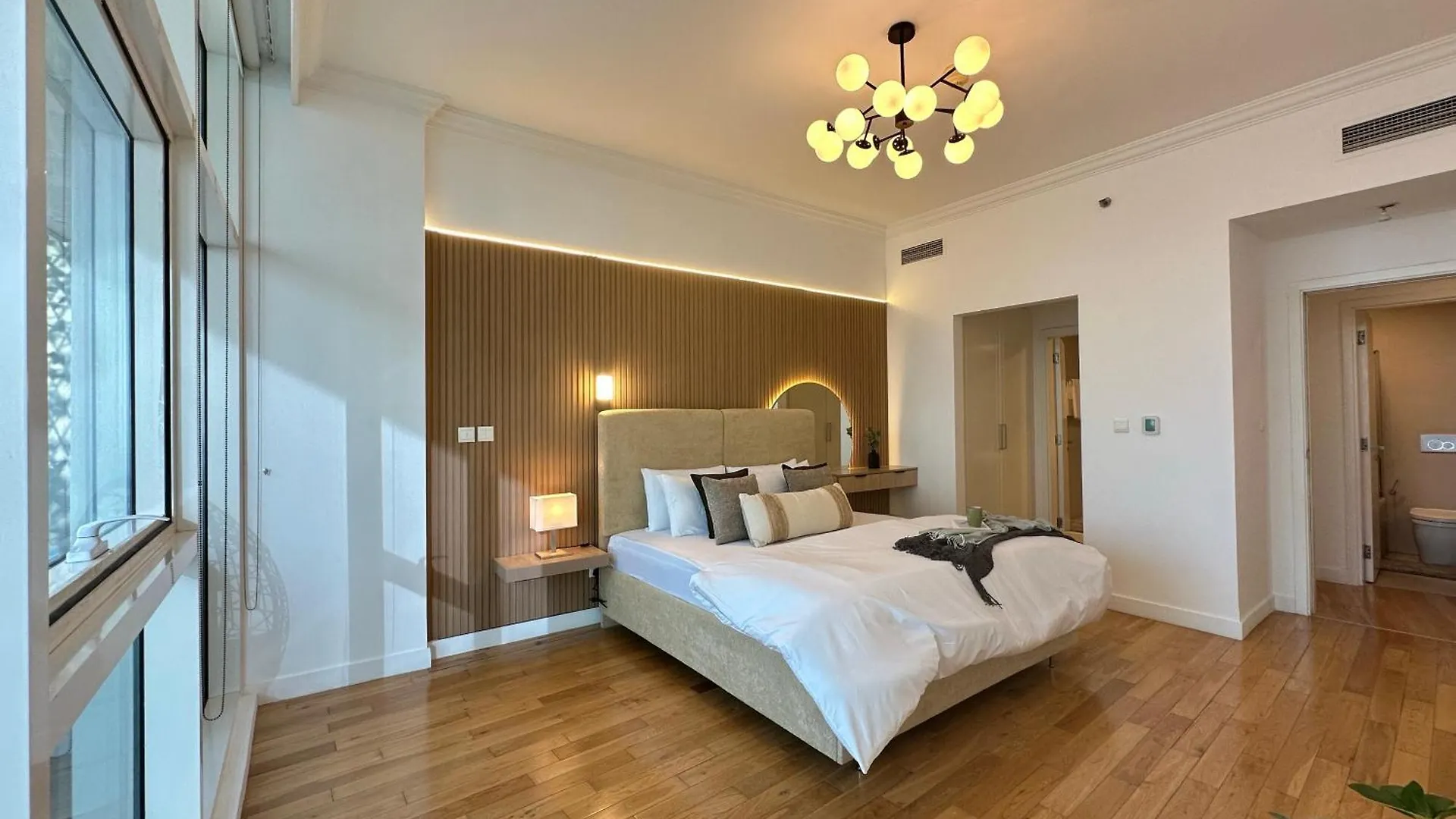 Opulent Flat With Beach, Pool & Canal View In Jbr Dubai 0*,
